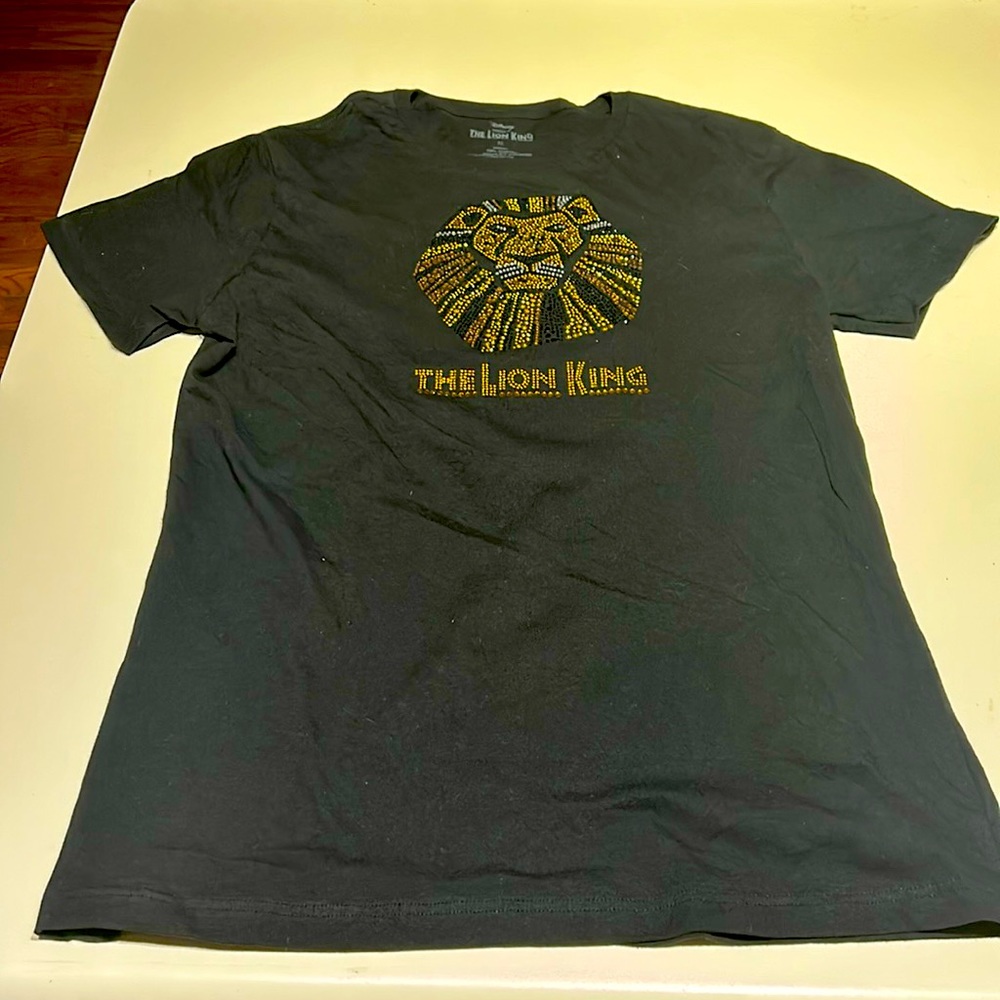 The Lion King Disney shirt- XL
